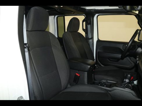 Used 2022 Jeep Wrangler Unlimited Sport image 29