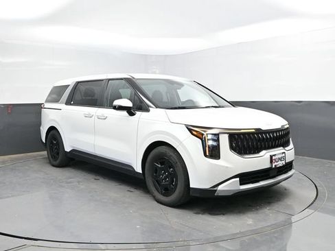 Used 2026 Kia Carnival FWD image 4