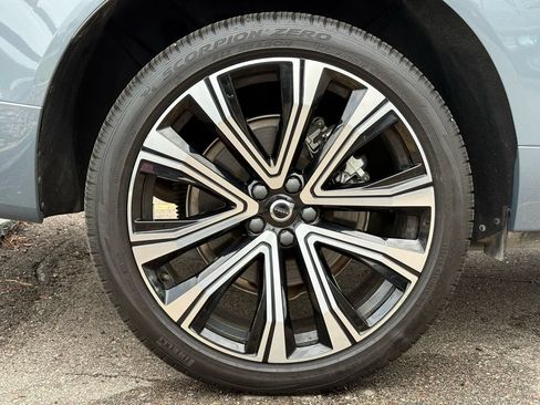 Used 2023 Volvo XC60 B5 Ultimate AWD/4WD image 10