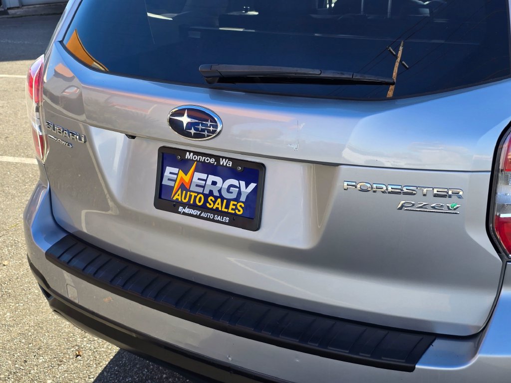 Used 2014 Subaru Forester 2.5i Touring AWD/4WD image 16