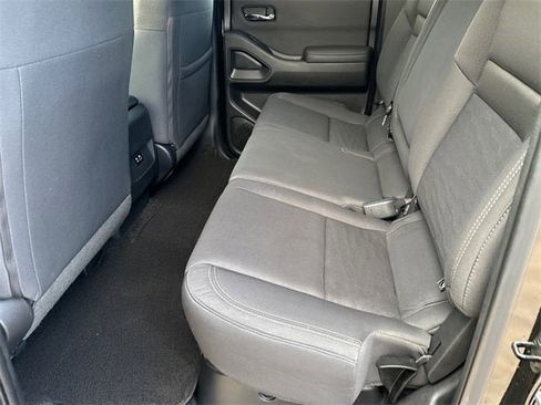 Used 2023 Nissan Frontier SV w/ Midnight Edition Package image 17