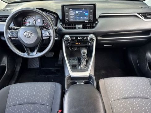 Used 2020 Toyota RAV4 XLE image 13