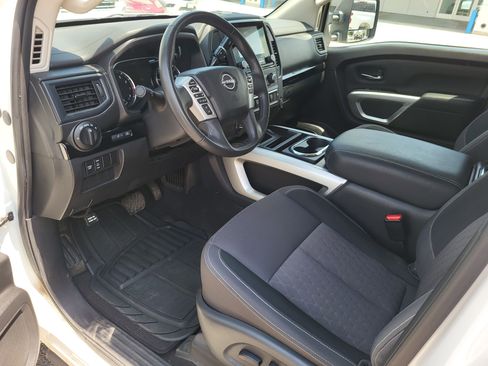 Used 2024 Nissan Titan SV w/ SV Convenience Package image 26