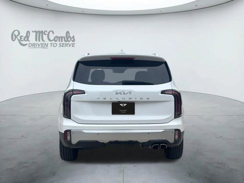 Used 2023 Kia Telluride EX w/ EX Captain's Chair Package FWD image 4