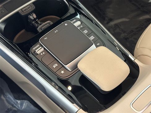 Certified 2022 Mercedes-Benz GLB 250 image 31