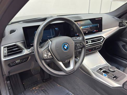 Used 2023 BMW i4 eDrive35 RWD image 14