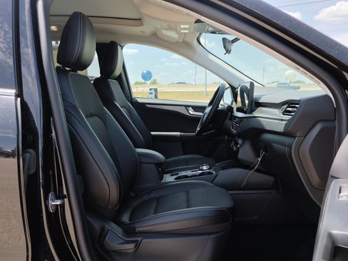 New 2025 Ford Escape SE image 39