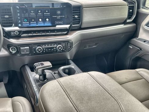 Used 2024 Chevrolet Silverado 1500 LT Trail Boss w/ Convenience Package II AWD/4WD image 26