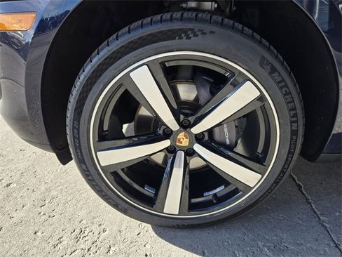 Used 2022 Porsche Macan image 7