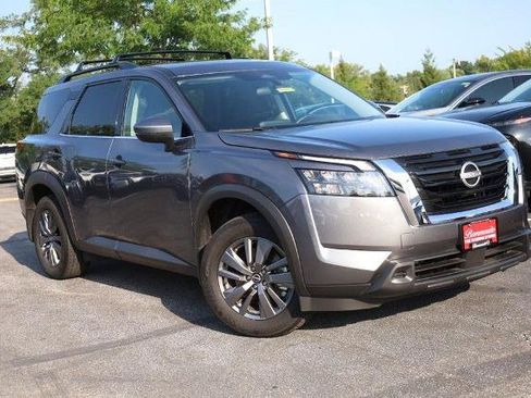 Certified 2025 Nissan Pathfinder SV w/ SV Premium Package FWD image 2