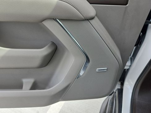 Used 2024 GMC Yukon XL SLT image 15