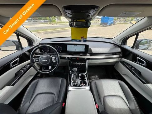 Used 2022 Kia Carnival EX FWD image 17