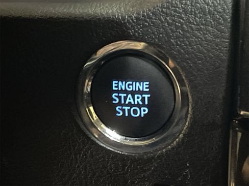 Used 2023 Toyota 4Runner TRD Off-Road Premium image 8