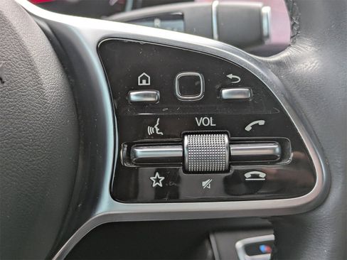 Used 2019 Mercedes-Benz E 300 4MATIC image 38