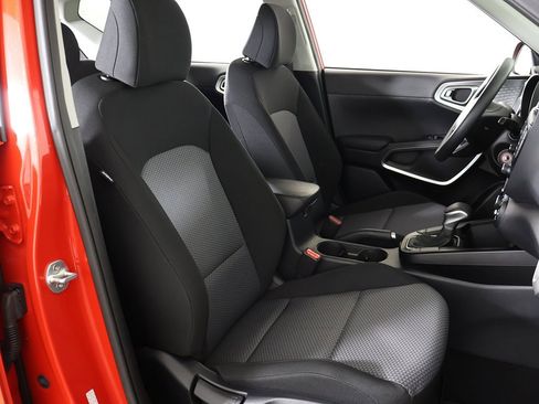 Used 2022 Kia Soul LX image 26