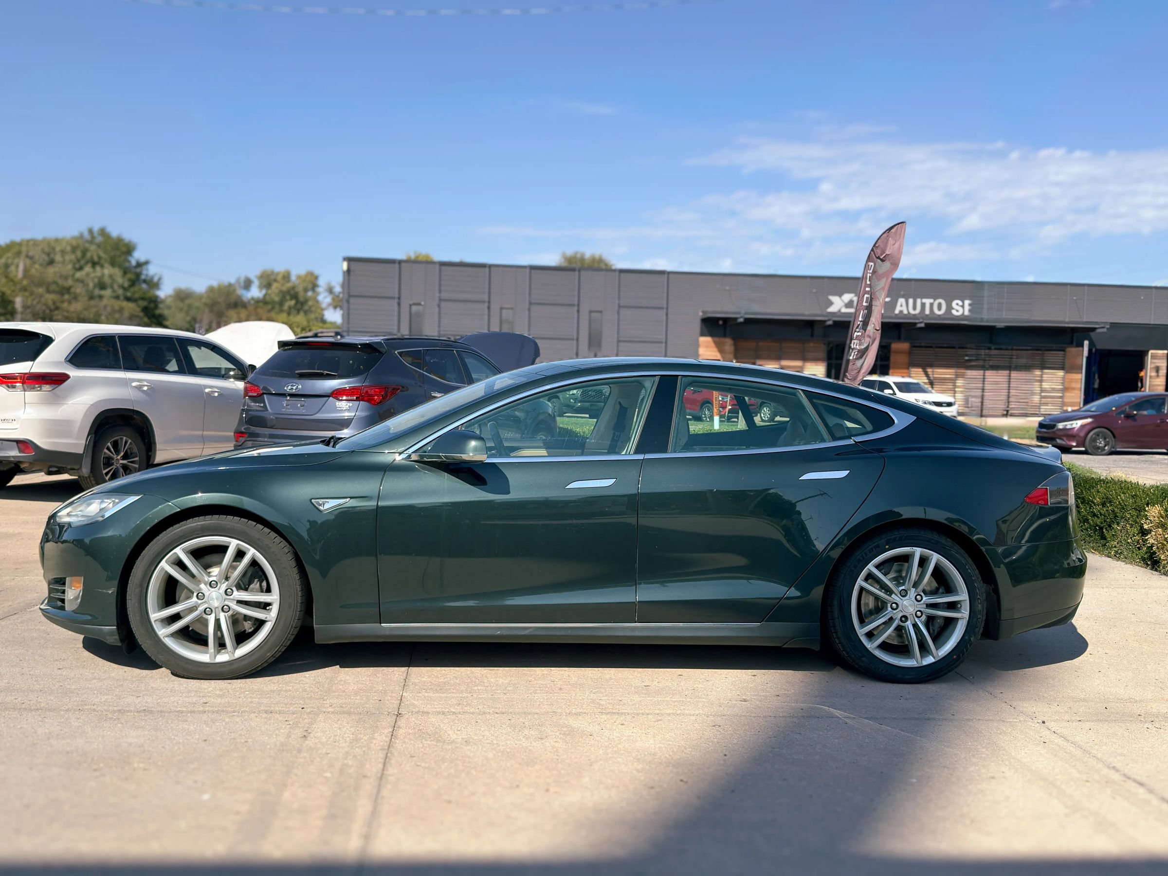 Used 2013 Tesla Model S RWD image 4