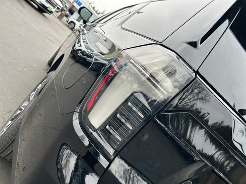 New 2026 Chevrolet Tahoe High Country image 32