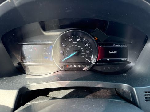 Used 2017 Ford Explorer XLT w/ Equipment Group 202A image 10