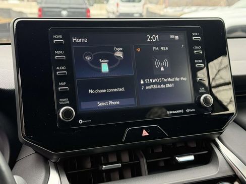 Used 2022 Toyota Venza XLE image 19