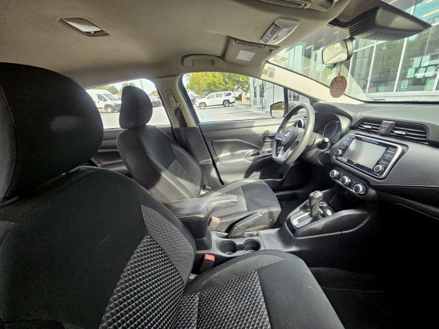 Used 2020 Nissan Versa S FWD image 7