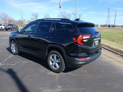 Certified 2023 GMC Terrain SLE w/ Driver Convenience Package image 3