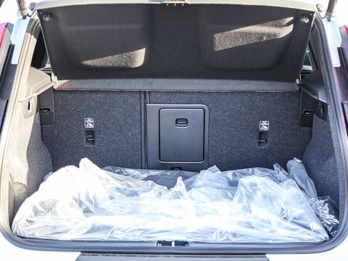 New 2026 Volvo XC40 B5 Plus w/ Protection Package Premier image 25