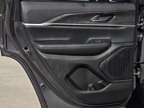 New 2025 Jeep Grand Cherokee Limited image 12