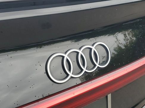 Used 2024 Audi Q8 e-tron Premium Plus w/ Premium Plus Package image 8