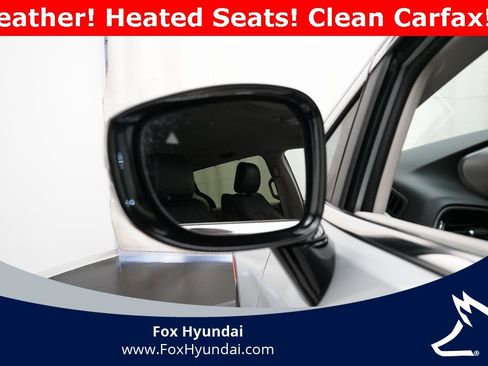 Used 2024 Chrysler Pacifica Touring-L image 25