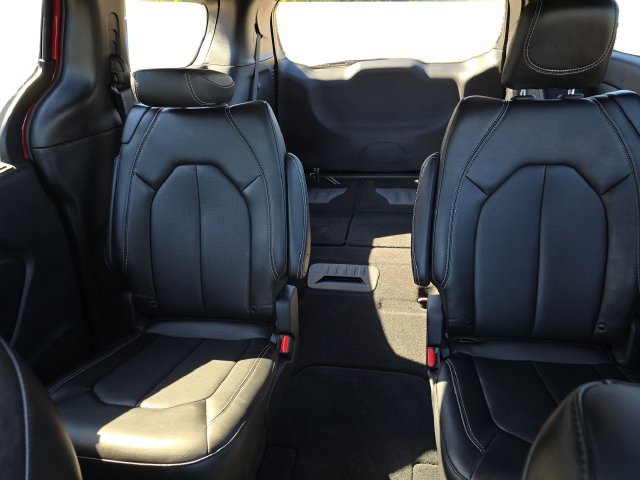 Used 2025 Chrysler Pacifica Select FWD image 23