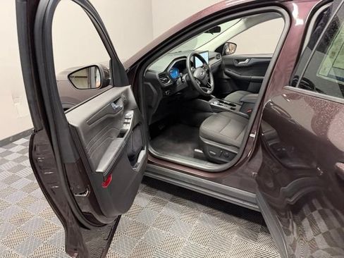 Used 2023 Ford Escape Active w/ Tech Pack #2 AWD/4WD image 14