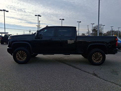 Used 2024 Chevrolet Silverado 2500 ZR2 w/ Snow Plow Prep/Camper Package image 6