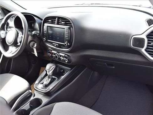 Used 2023 Kia Soul LX w/ LX Technology Package image 24