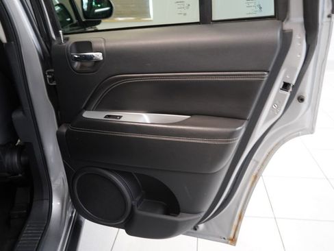Used 2016 Jeep Compass Latitude AWD/4WD image 27