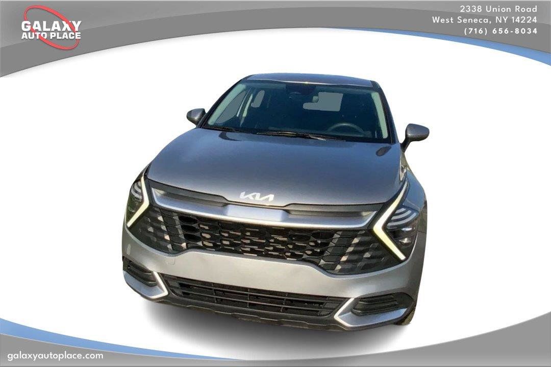 Used 2024 Kia Sportage LX AWD/4WD image 2