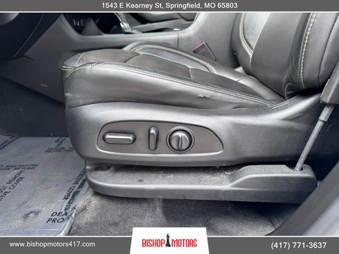 Used 2020 Chevrolet Traverse RS image 26