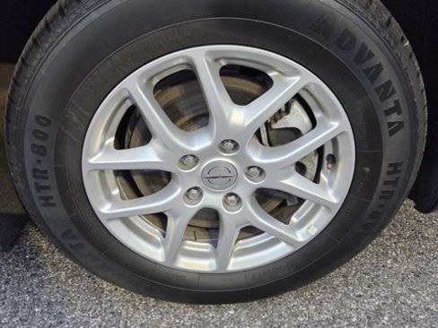 Used 2023 Chrysler Pacifica Touring-L image 37