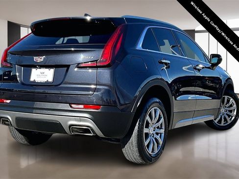 Used 2023 Cadillac XT4 Premium Luxury image 2