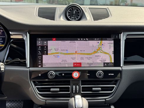 New 2026 Porsche Macan image 20