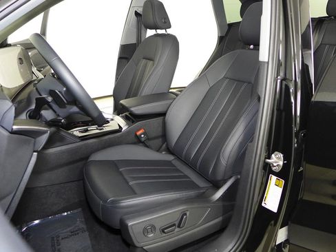 Used 2025 Audi Q5 Premium w/ Convenience Package AWD/4WD image 22