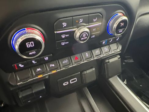 Used 2022 GMC Sierra 1500 SLT w/ SLT Premium Plus Package AWD/4WD image 31
