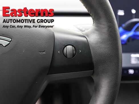 Used 2021 Tesla Model 3 Standard Range Plus image 16