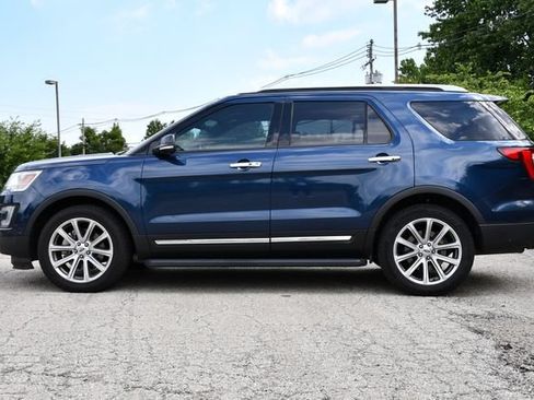 Used 2017 Ford Explorer Limited w/ Equipment Group 301A AWD/4WD image 4