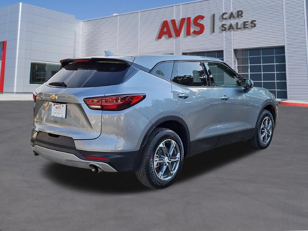 Used 2025 Chevrolet Blazer LT FWD image 5