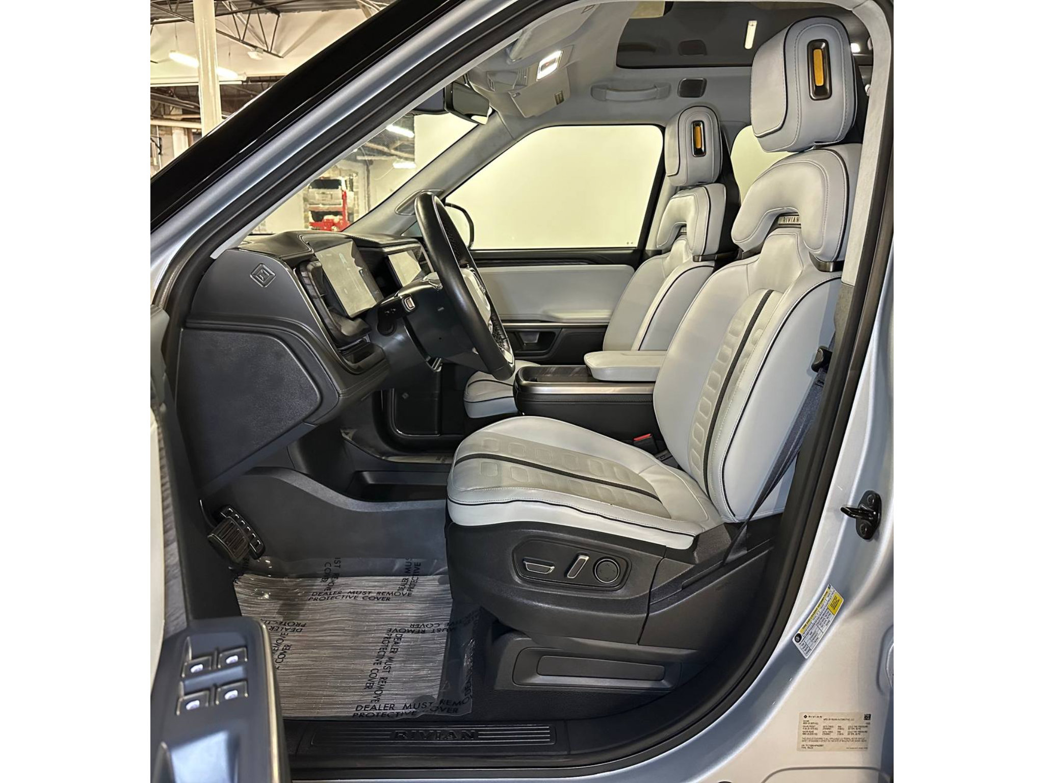 Used 2023 Rivian R1T Adventure Dual AWD/4WD image 20