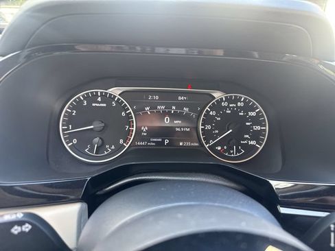 Used 2024 Nissan Pathfinder SL w/ SL Premium Package FWD image 21