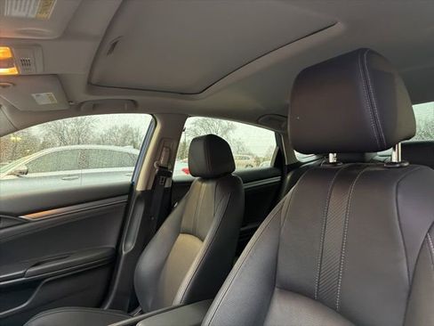 Used 2018 Honda Civic Touring image 7