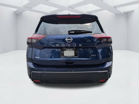 Used 2025 Nissan Rogue SV AWD/4WD image 6