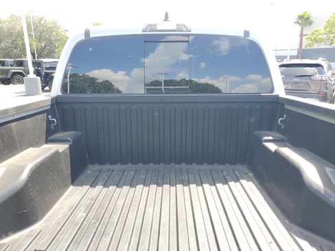 Used 2022 Toyota Tacoma SR5 w/ Technology Package RWD image 8