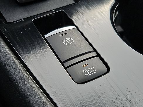 Certified 2023 Nissan Rogue SV image 23